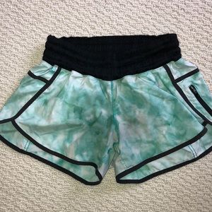 Lululemon Tracker Shorts. 4”. Size 8